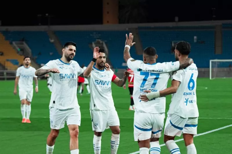 الهلال يتعادل مع الوحدة في مباراة مثيرة بالدوري السعودي (فيديو) الهلال يتعادل مع الوحدة في مباراة مثيرة بالدوري السعودي (فيديو)