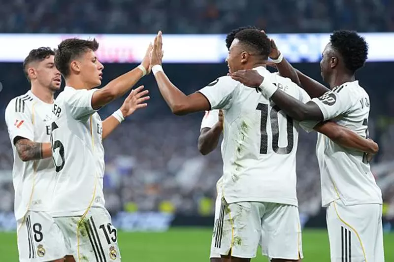 بركلة جزاء حاسمة: ريال مدريد يحقق افتتاحية مثالية في الليجا أمام أوساسونا بركلة جزاء حاسمة: ريال مدريد يحقق افتتاحية مثالية في الليجا أمام أوساسونا