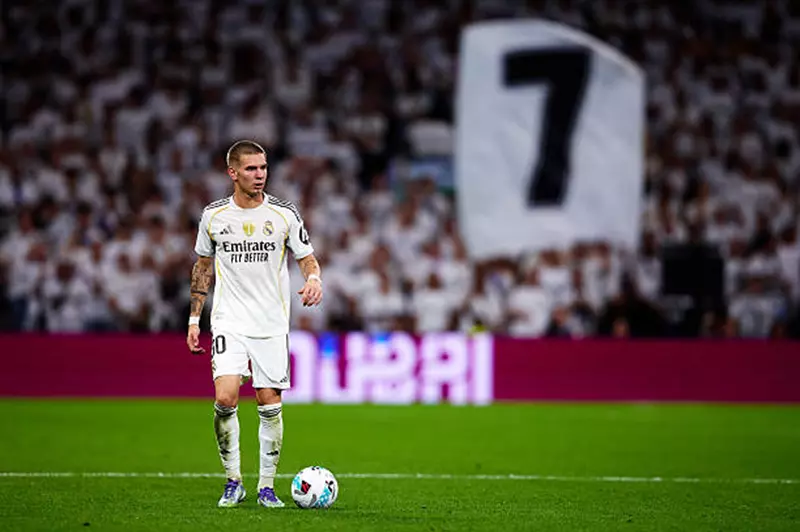 إصابة ماستانتونو تفاجئ ريال مدريد قبل مباراة ليفربول إصابة ماستانتونو تفاجئ ريال مدريد قبل مباراة ليفربول